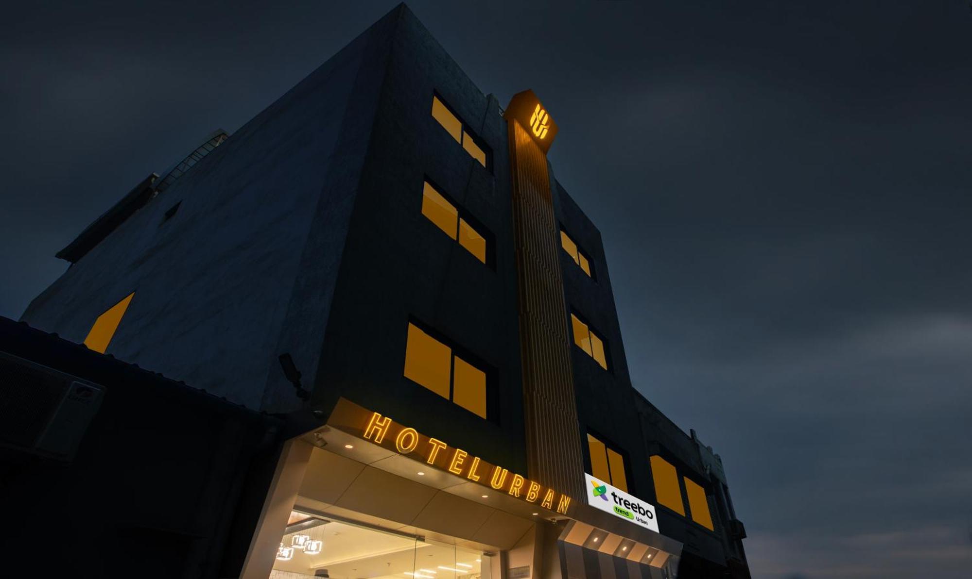 Hotel Treebo Urban, 1 Km From Railway Station Surat Exterior foto